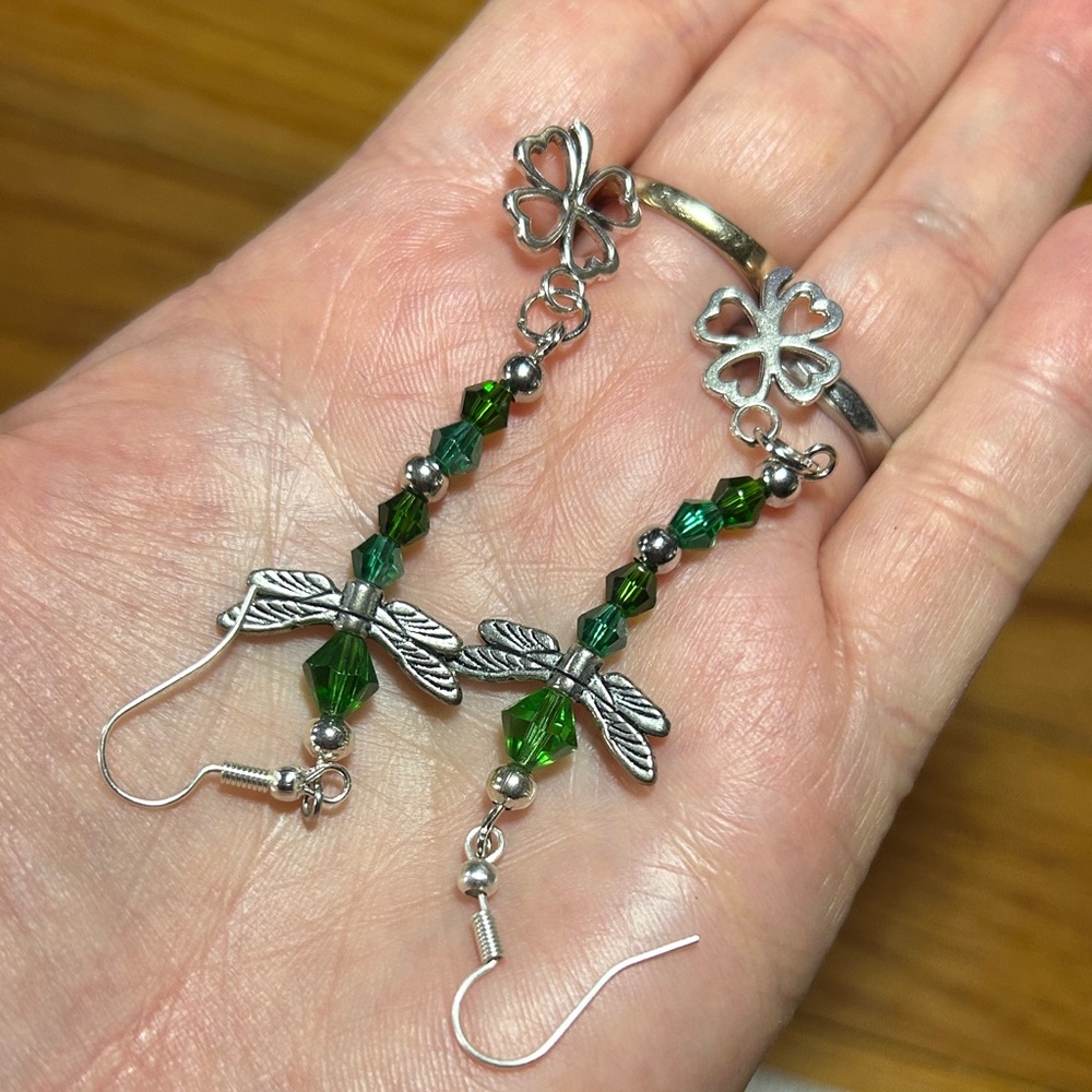 3/$25 Green Dragonfly Earrings - Picture 2 of 4
